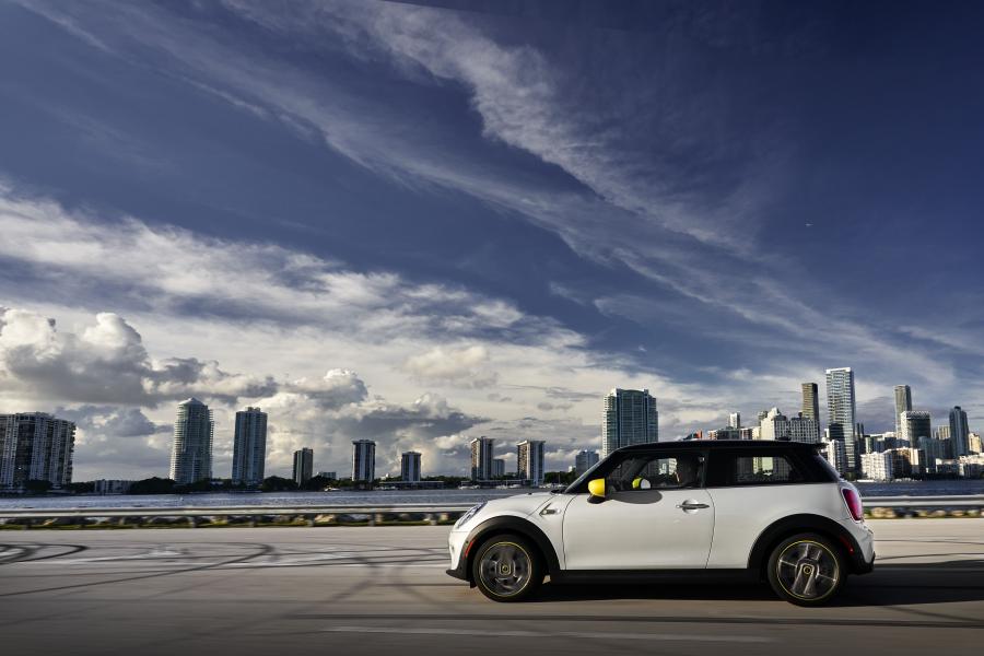  Mini Cooper SE (F56) 2020 года  (NA) (фото 39 из 342)